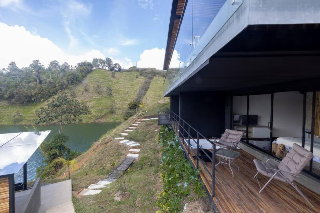 Sky House Cabana Guatape Ла-Прадера Экстерьер фото