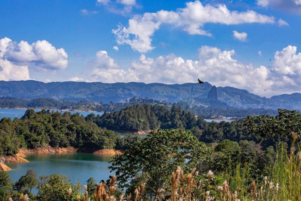 Sky House Cabana Guatape Ла-Прадера Экстерьер фото