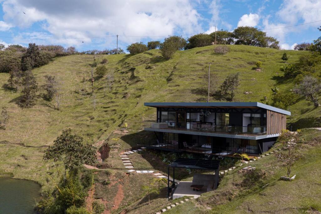 Sky House Cabana Guatape Ла-Прадера Экстерьер фото